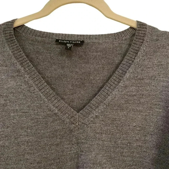 Eileen Fisher Grey Tunic Sweater Small Merino Wool Asymmetrical Hem V-Neck - Picture 3 of 11